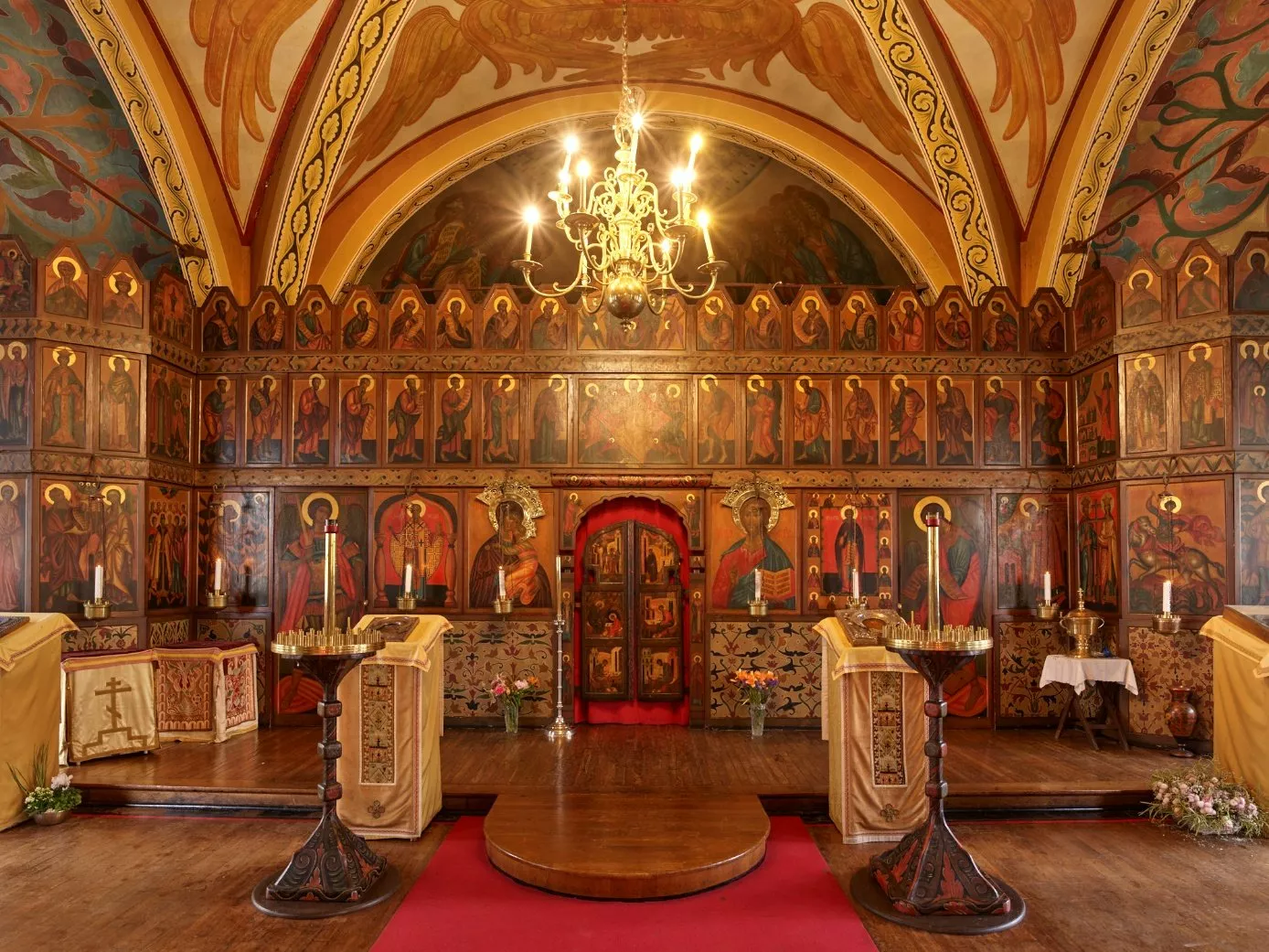 Une image contenant intérieur, meubles, Lieux sacrés, sanctuaire Description générée automatiquement